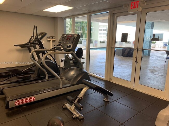 Building Photo - 170 SE 14th St