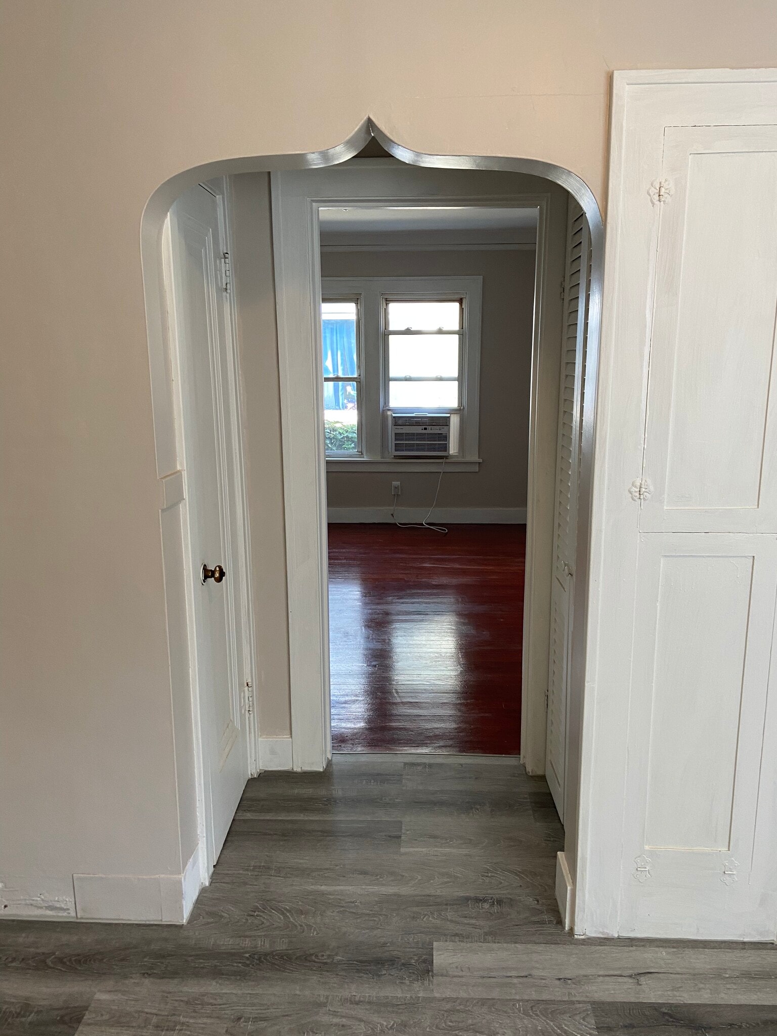 Building Photo - 7532 Jefferson Ave