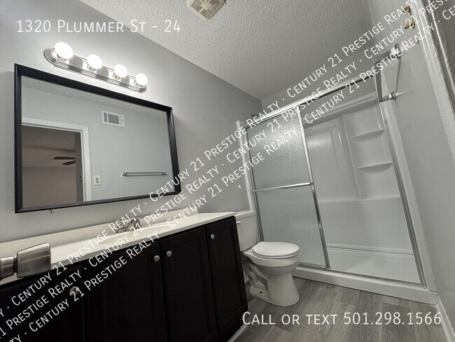 Building Photo - 1320 Plummer St