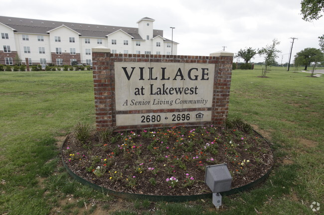 Building Photo - Village at  Lakewest