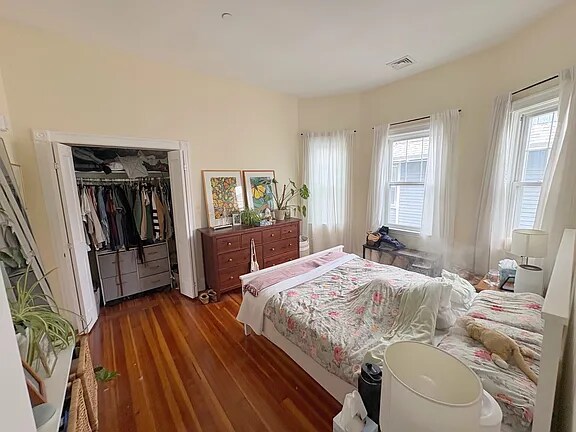 Building Photo - 32 Putnam Ave