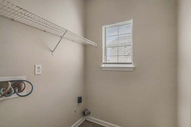 Building Photo - 5346 Salem Springs Dr