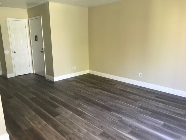 Building Photo - 3591 Quail Lakes Dr