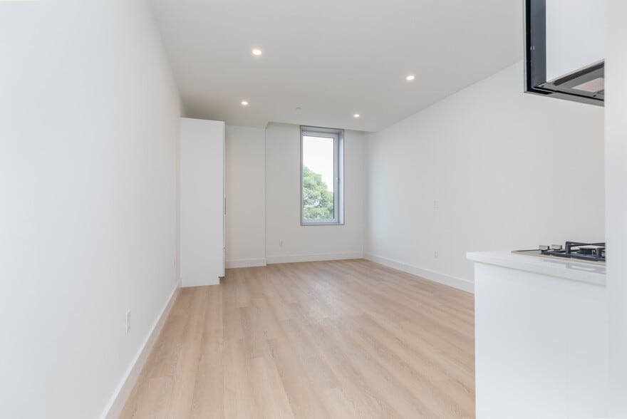 Building Photo - 1127 Harrison Ave