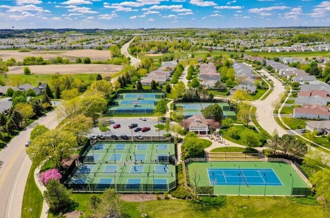 Building Photo - 12950 Meadow View Ct