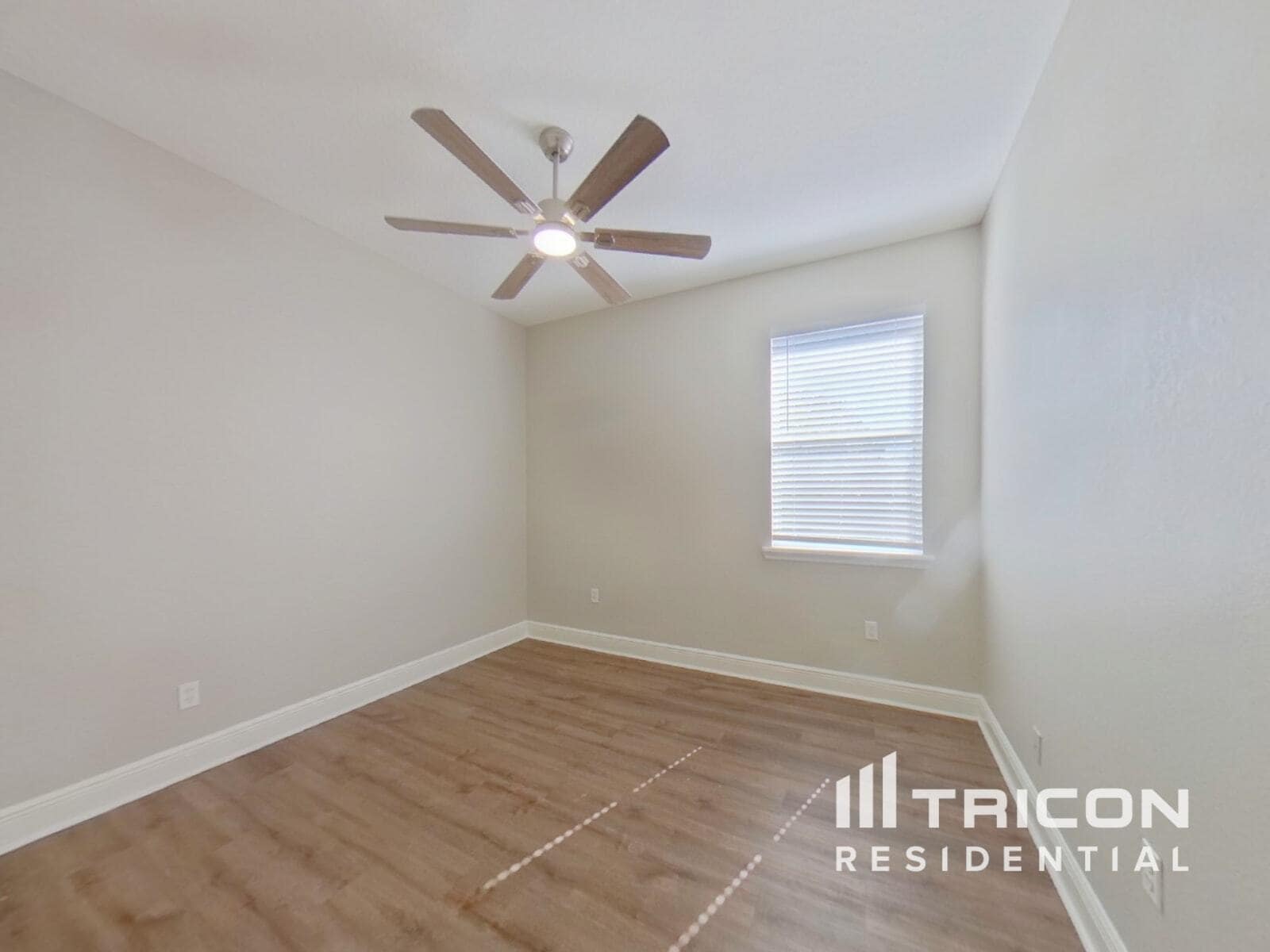 Building Photo - 606 Marigold Rd