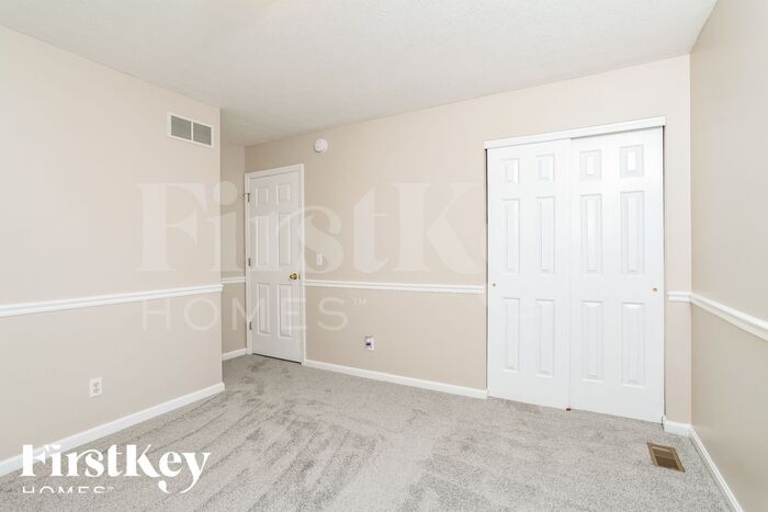 Building Photo - 410 Meadow Springs Dr