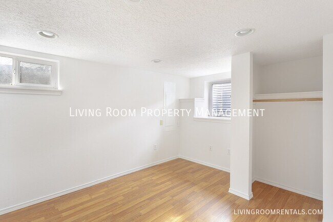 Building Photo - 4451 SE 29th Ave