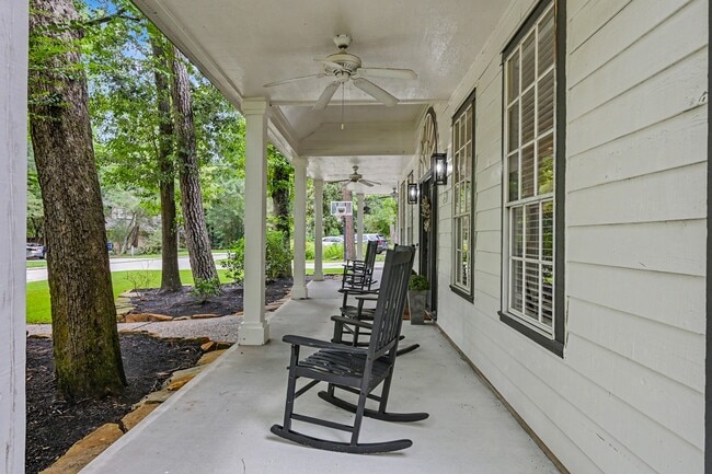 Building Photo - 39 W Trace Creek Dr