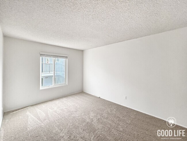 Building Photo - Beautiful 2BD 1 BA Condo in Pacific Beach ...
