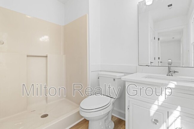 Building Photo - 7709 Highlandview Cir