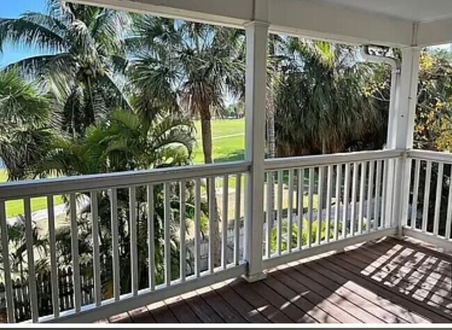 Building Photo - 56 Golf Club Dr