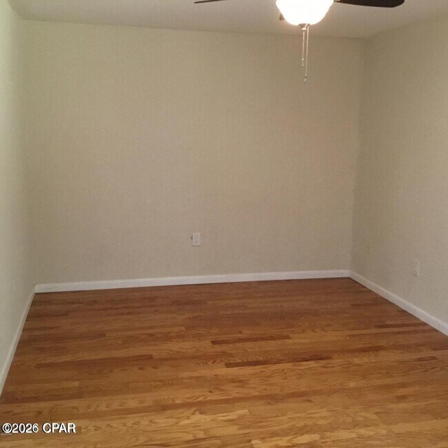 Building Photo - 1025 W 19th St