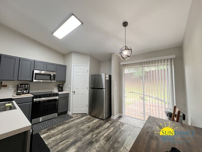 Building Photo - Charming 3-Bedroom Home in Ridge Crest Sub...