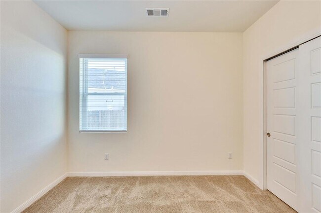 Building Photo - 200 Cold Spg Lp