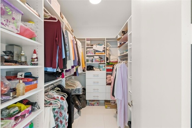 Building Photo - 900 Brickell Key Blvd