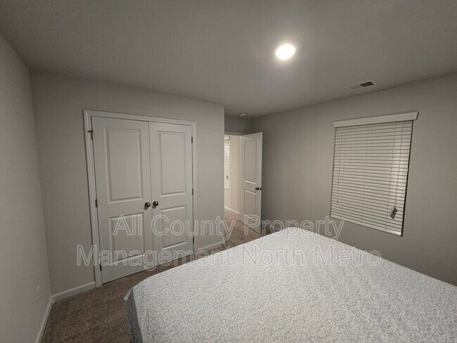 Building Photo - 193 Springwood Ln