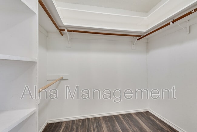 Building Photo - 1812 Medina Dr