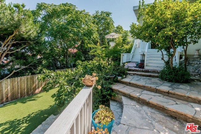 Building Photo - 1342 Miller Dr