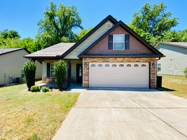 Primary Photo - 938 S Mossy Rock Rd