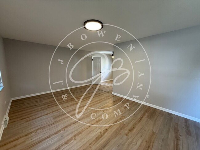 Building Photo - Beautiful  4-Bedroom Home in Maumee with S...