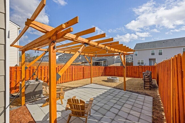 Building Photo - 5438 Thrasher Ln