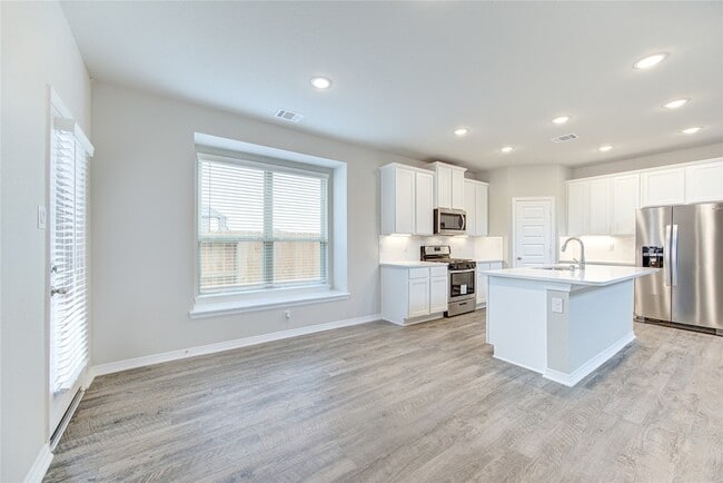 Building Photo - 821 Laguna Grn Ln