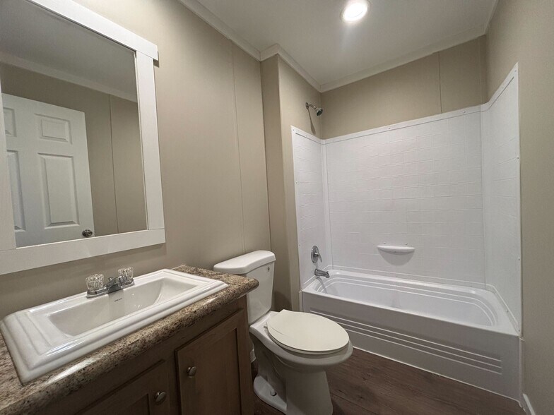 Building Photo - 231 Fryer St