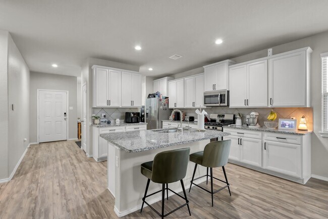 Building Photo - 2315 Strong Horse Dr