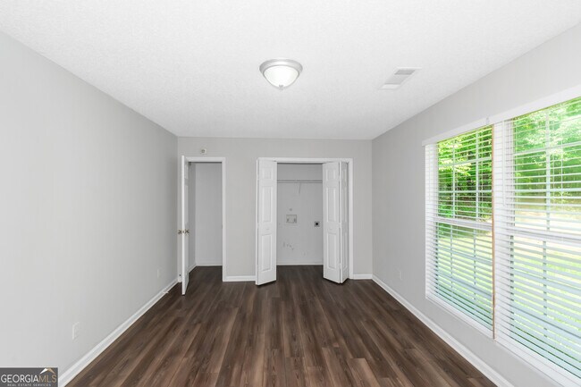 Building Photo - 1409 Randolph Ct
