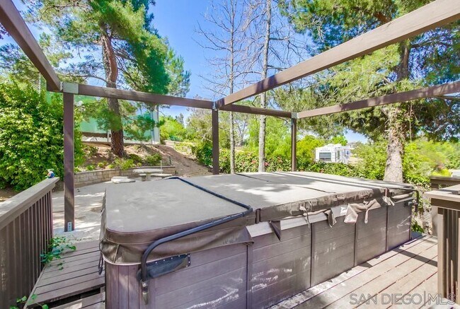 Building Photo - 145 La Cresta Heights Rd