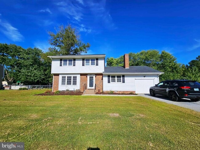Building Photo - 8681 Mar Lynn Dr