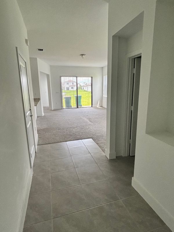 Building Photo - 5633 Cerva Ln