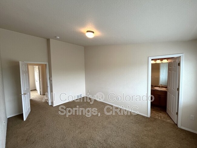 Building Photo - 4719 Iron Horse Villas Point