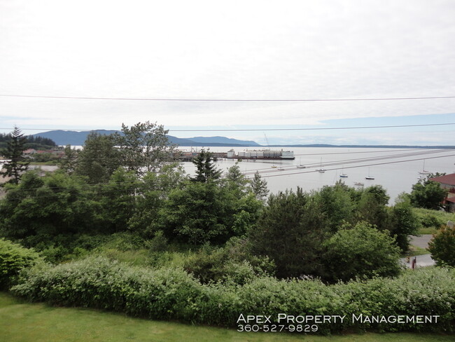Building Photo - FAIRHAVEN - Island View Apartments