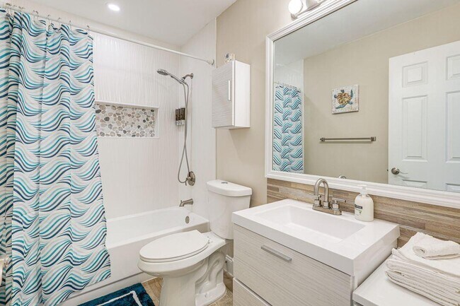 Building Photo - 2856 SW Mariposa Cir