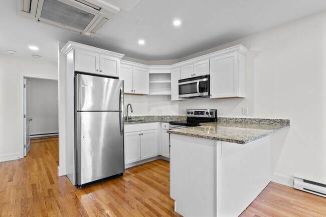 Building Photo - 754 Huntington Ave