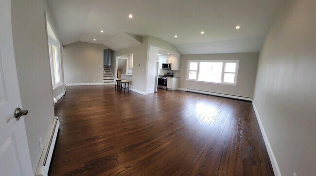 Building Photo - 750 Tanglewood Rd