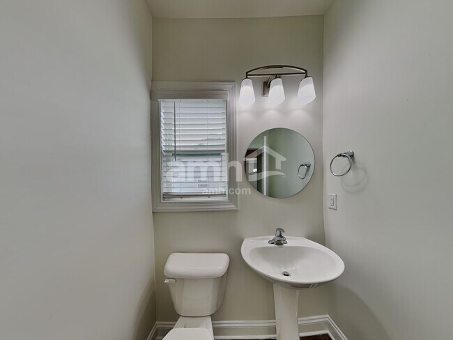 Building Photo - 112 White Ash Ln