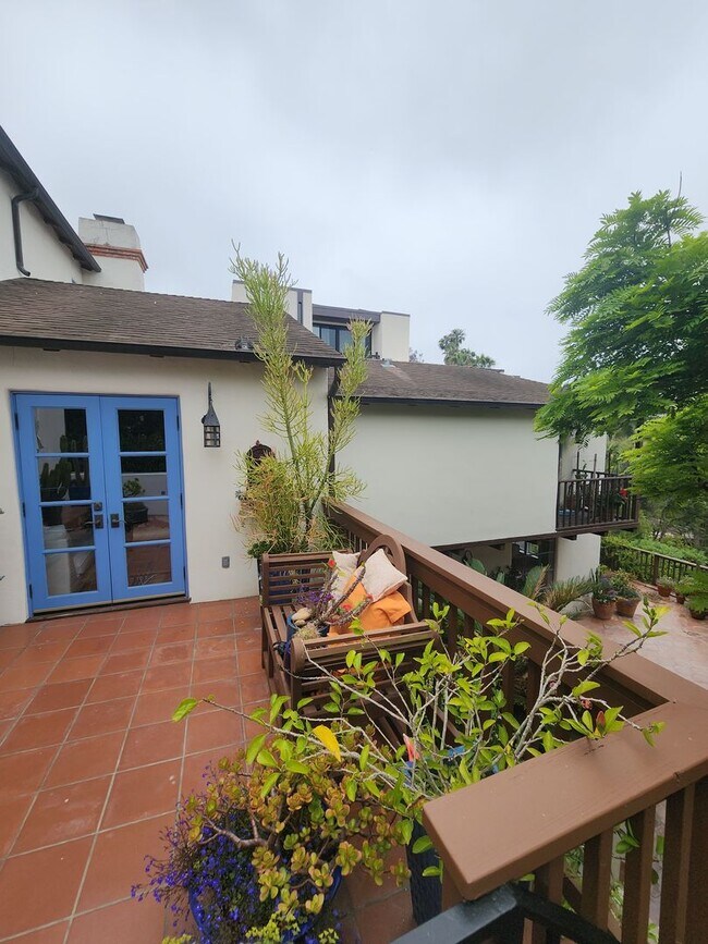 Building Photo - Your Own World in La Jolla! - One-Of-A-Kin...