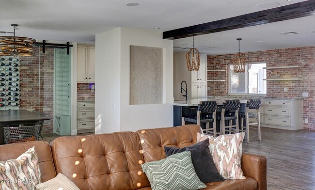 Building Photo - 2016 E State Ave