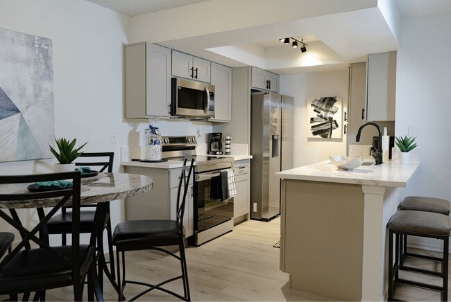 Kitchen and Dining Room - The Hive at Valencia