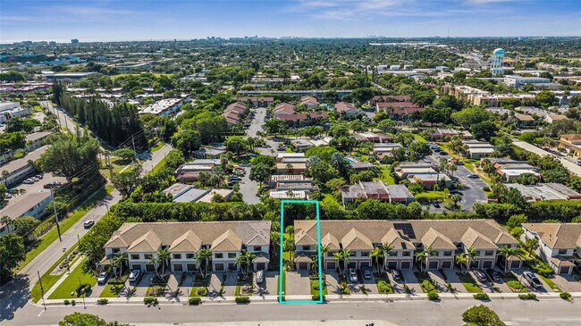 Building Photo - 180 SE 5th Ct