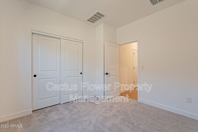 Building Photo - 3056 W Bent Tree Dr