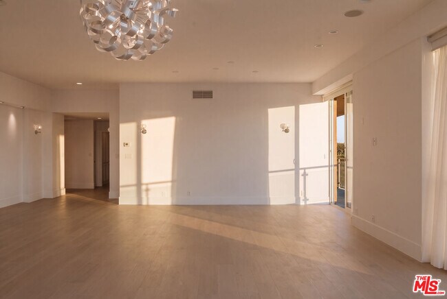 Building Photo - 515 Ocean Ave