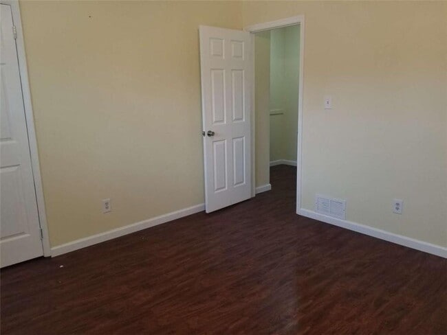 Building Photo - 100 Chalfont Dr