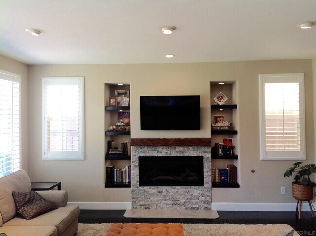 Building Photo - 1117 Mt Dana Dr