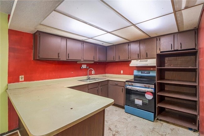 Building Photo - 112 Camelot Dr