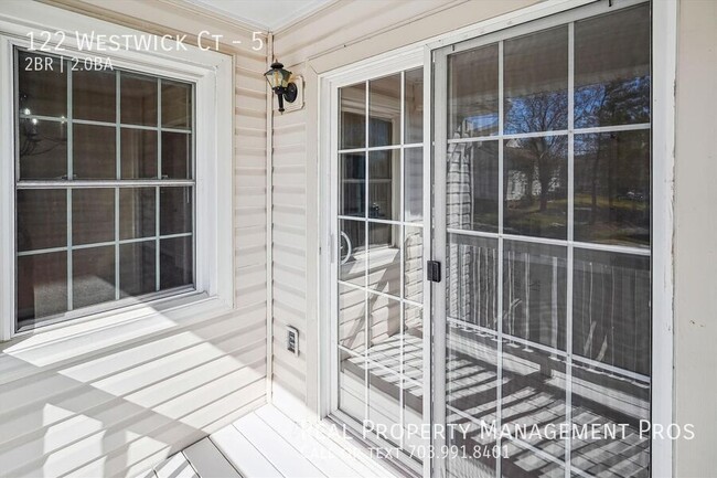 Building Photo - 122 Westwick Ct