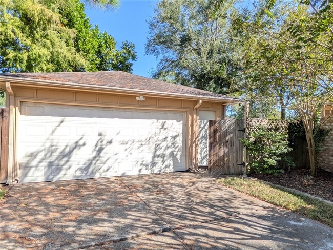 Building Photo - 9702 Harrowgate Dr